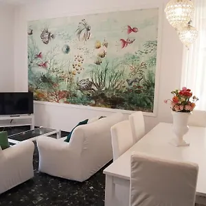 Aquarium By The Sea Apartment